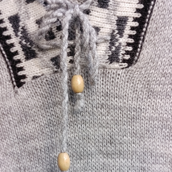 Alpaca. Gray Hoodie Sweater SZ.Med - Picture 5 of 6